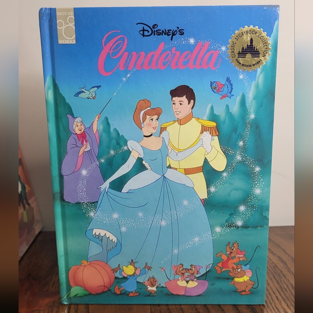Cinderella a Vintage Disney Book 1986
